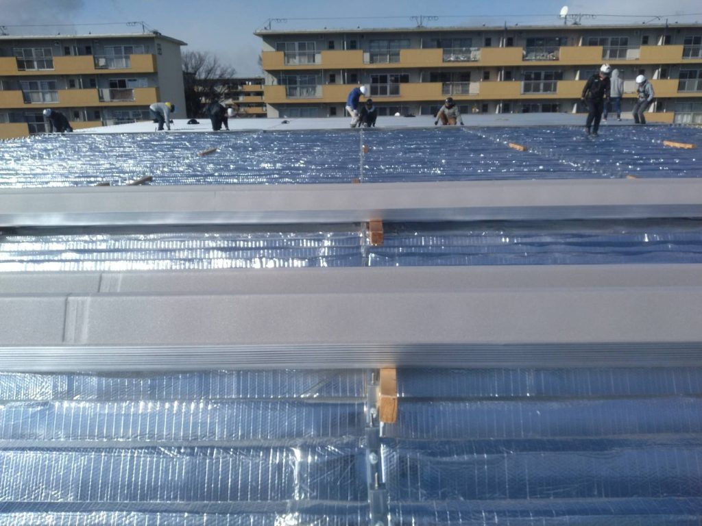 カバー工法で、”雨漏対策＋暑さ対策”